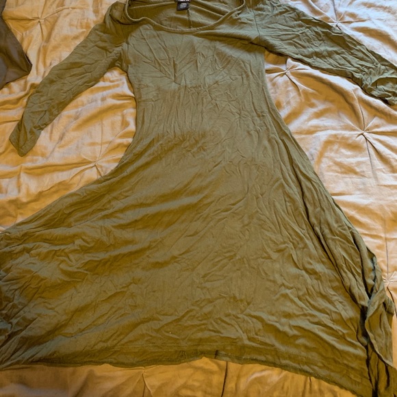 Dress - Picture 2 of 2